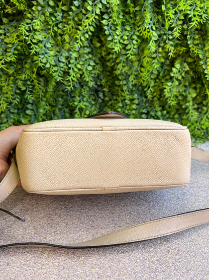 Burberry Buckle Câmera Bag
