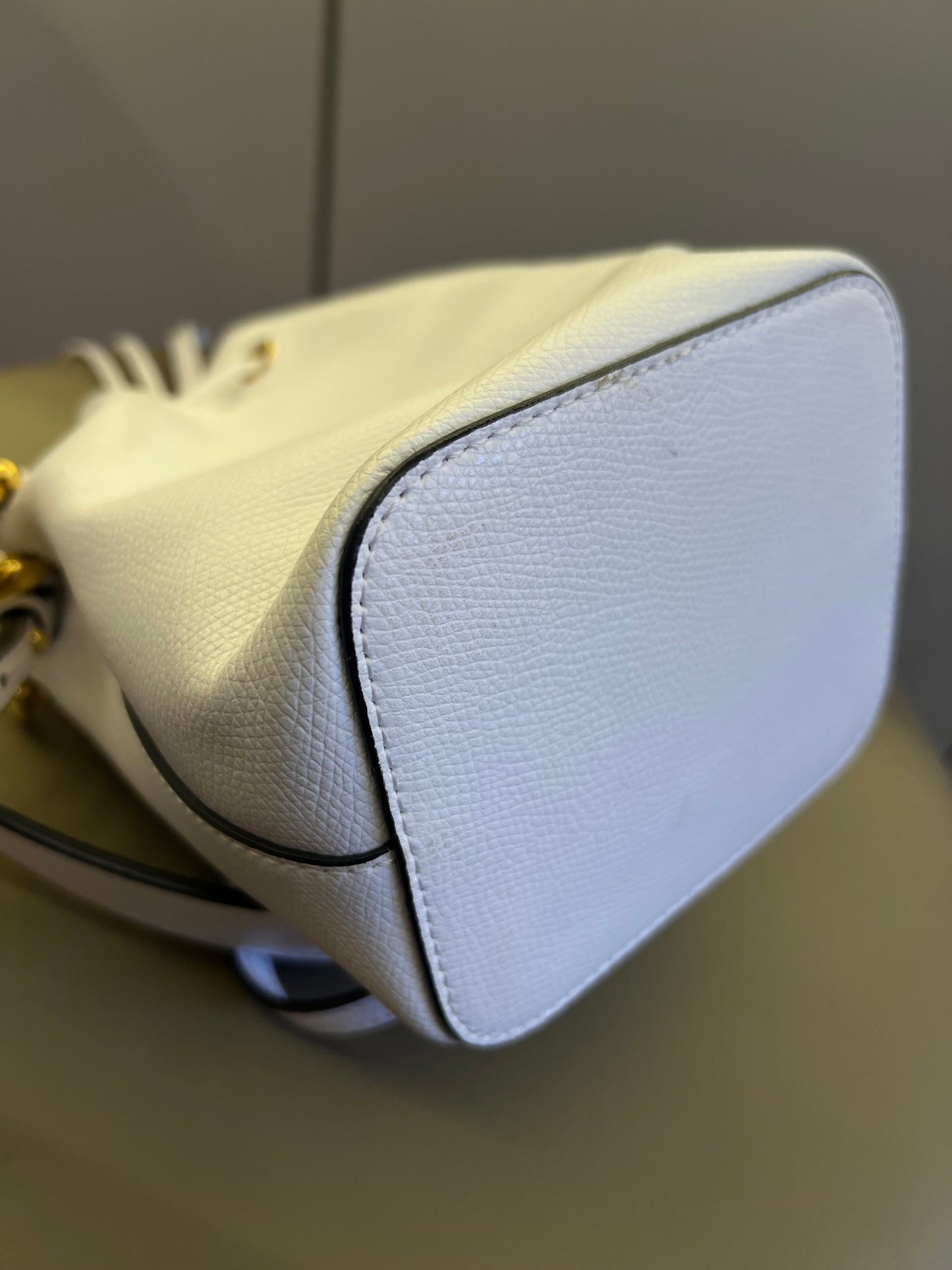 Fendi Mon Tresor Bucket Branca