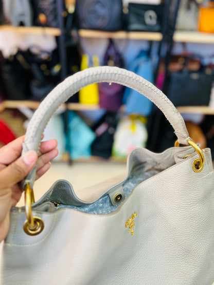 Prada Vitello Daino Cinza
