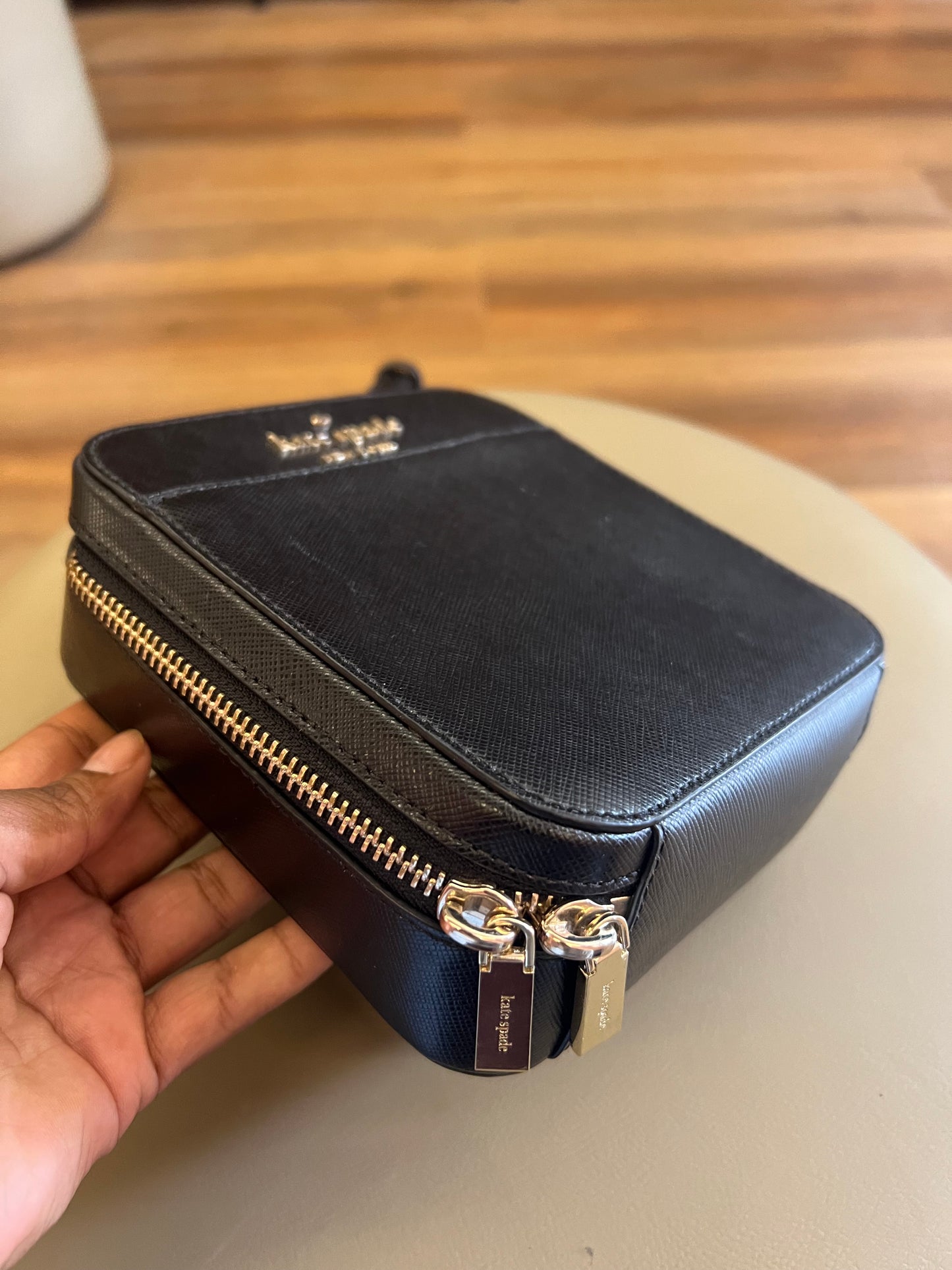 Kate Spade New York Daisy Vanity Preta
