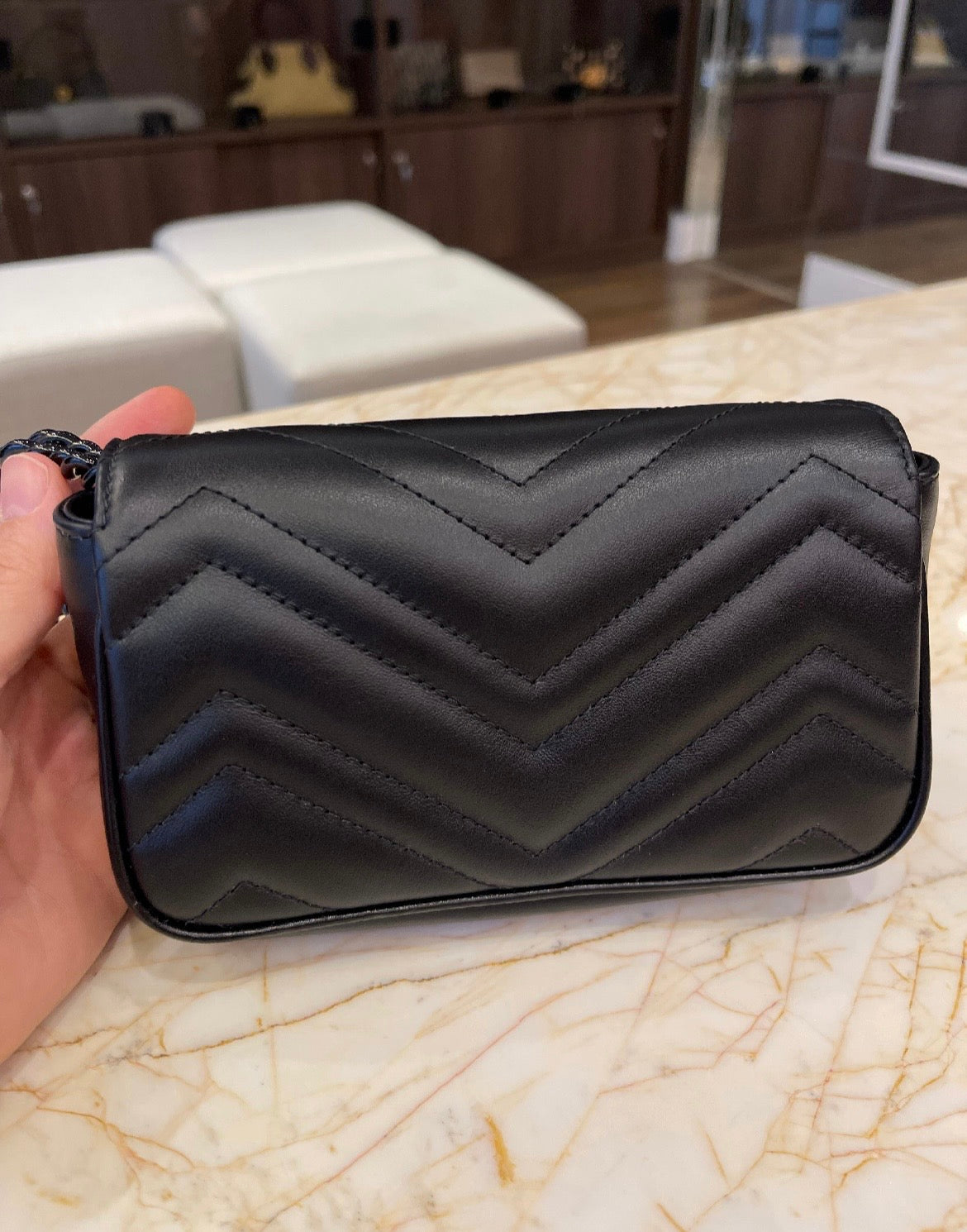 Gucci Mini Marmont em Couro Preto