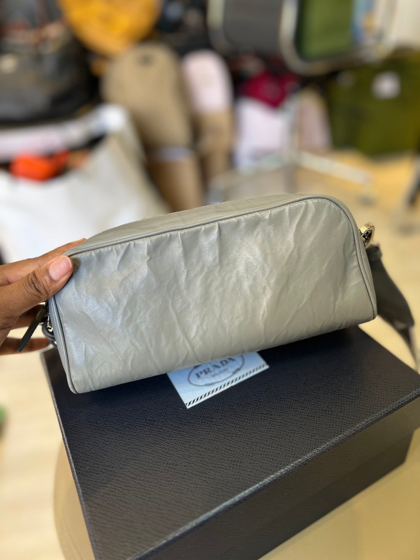 Prada Câmera Bag Verniz Cinza