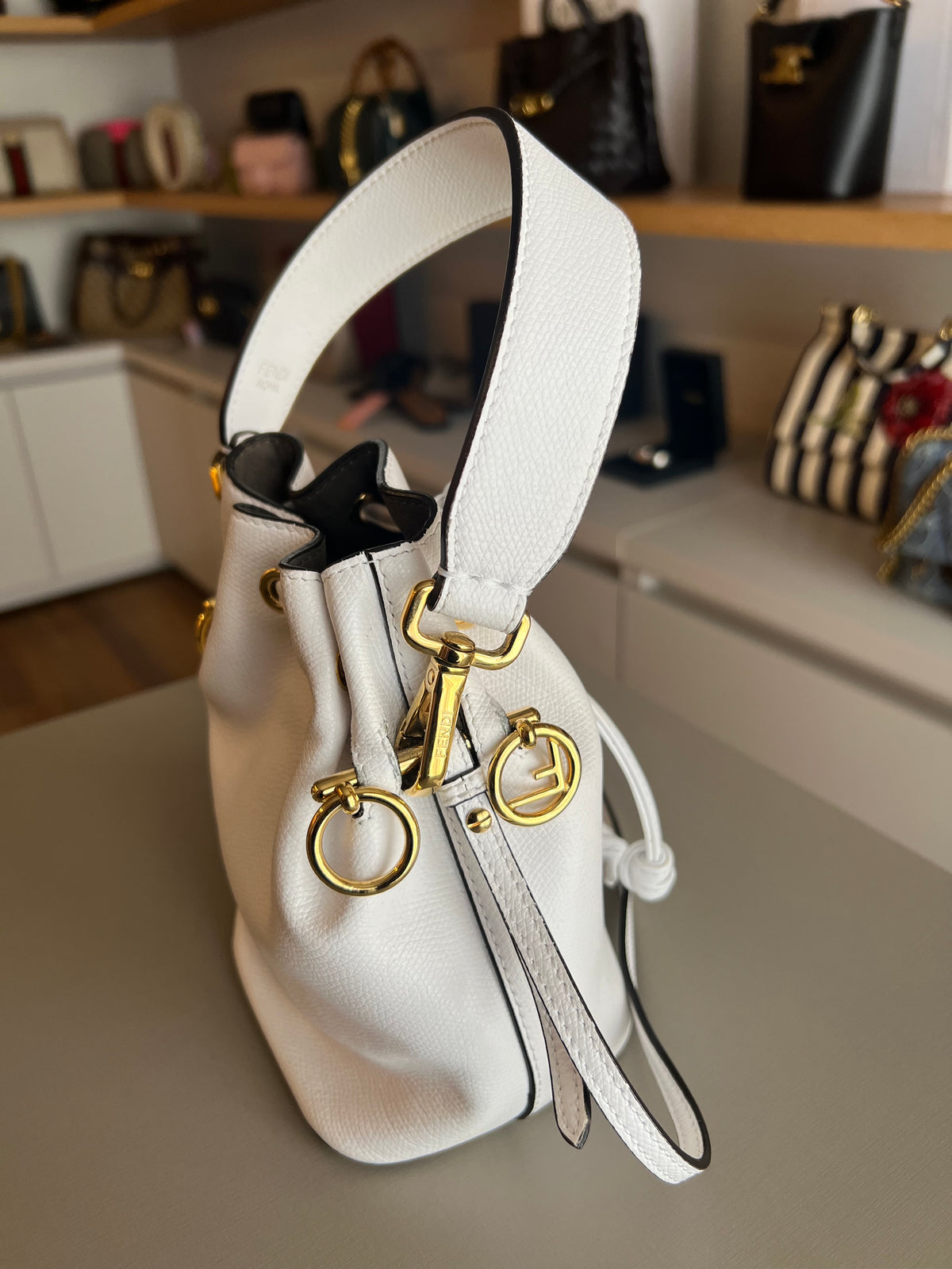 Fendi Mon Tresor Bucket Branca