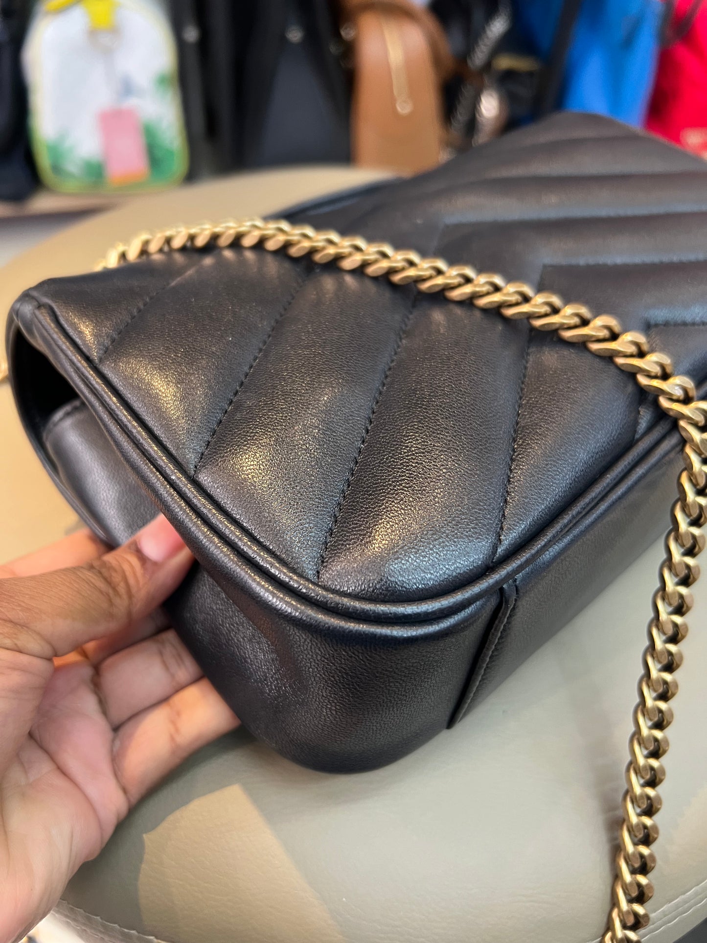 Saint Laurent Loulou Pequena preta