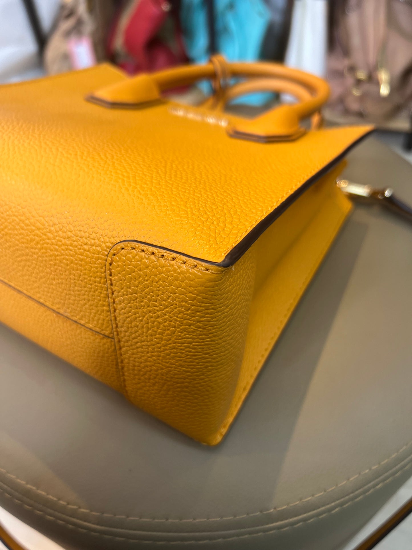 Michael Kors Mercer Amarela