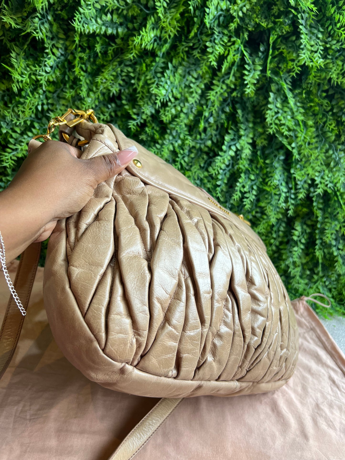 Miu Miu Matelassê Hobo Bege