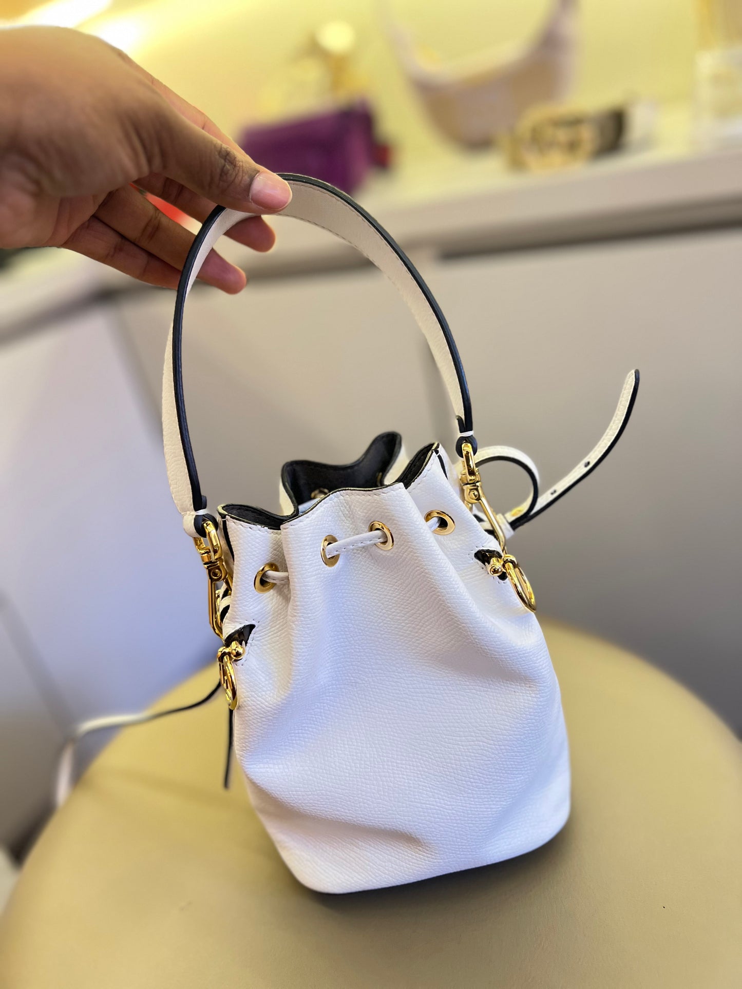 Fendi Mon Tresor Bucket Branca