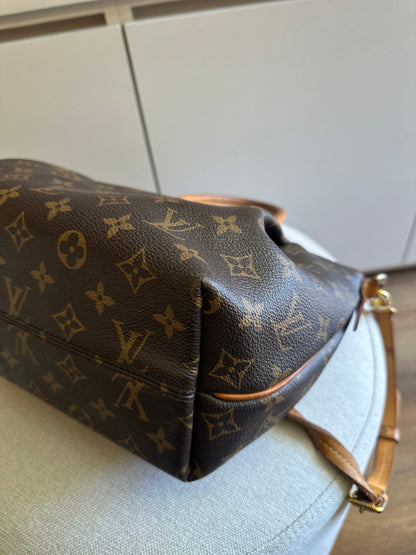 Louis Vuitton Turenne Monograma