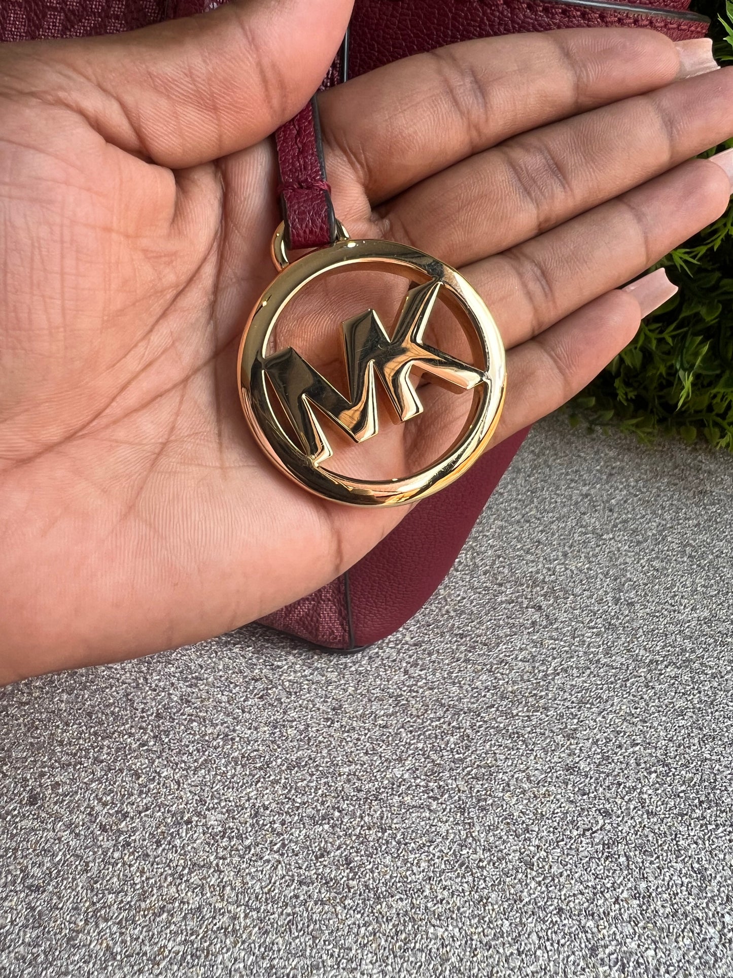 Michael Kors Charlotte Shopping Logo