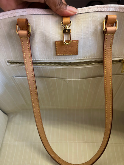 Louis Vuitton On the go By the Pool GM