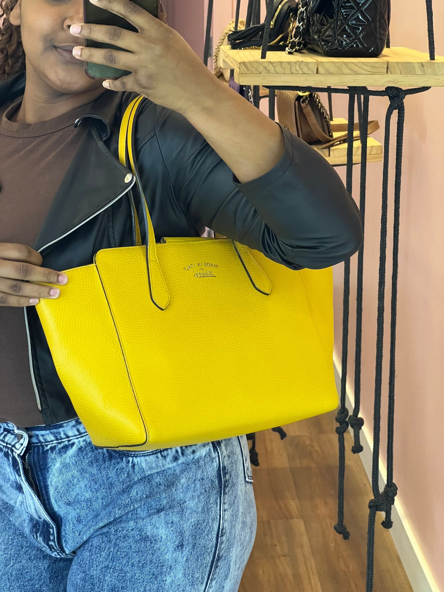 Gucci Swing Tote Amarela