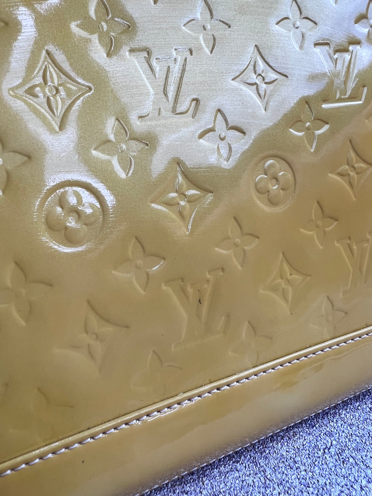 Louis Vuitton Alma GM Amarela