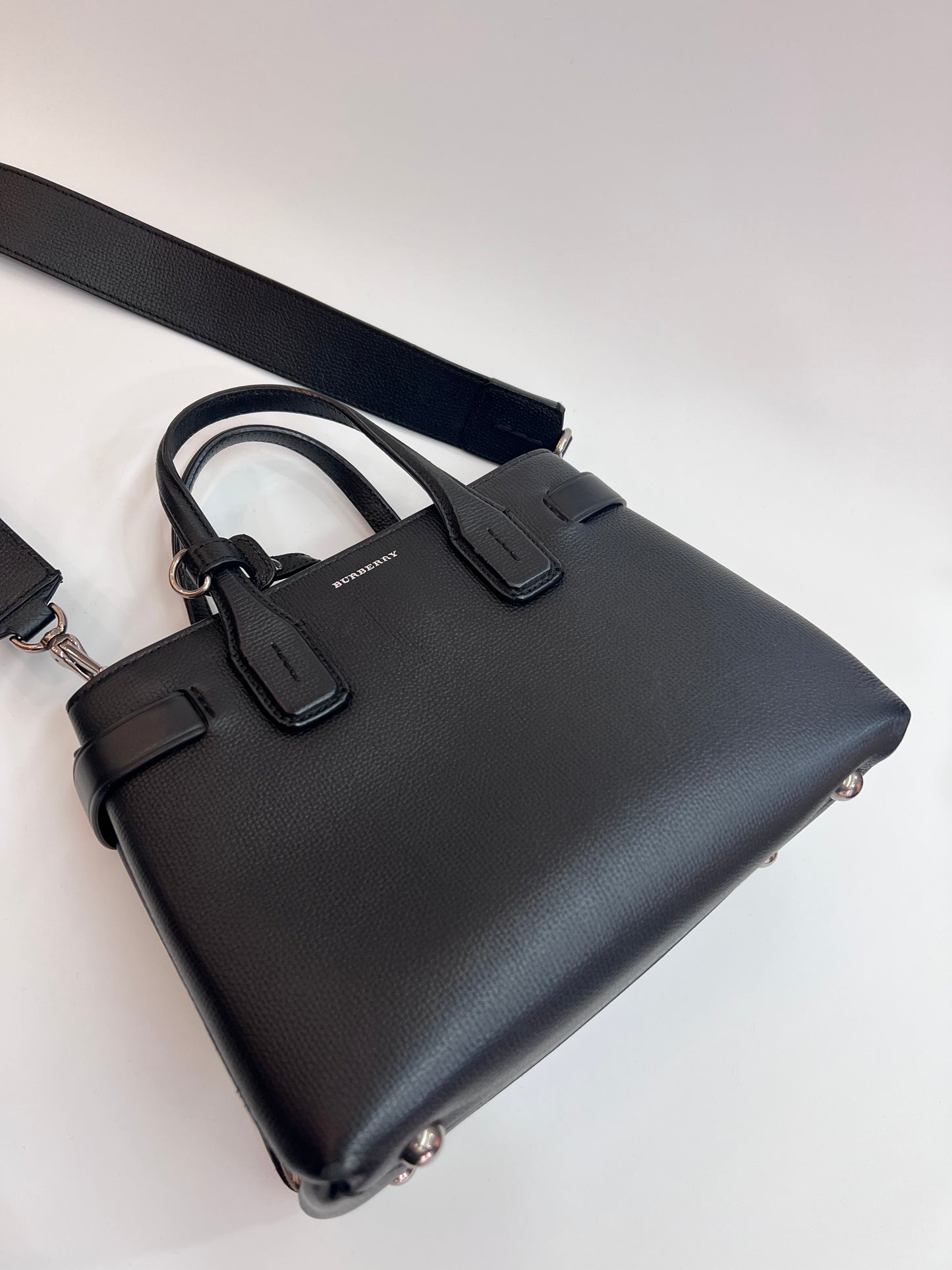 Burberry Banner Small Preta