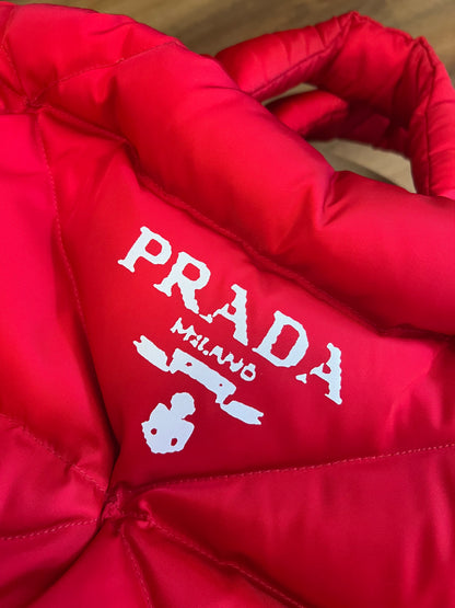 Prada Re-Nylon Padded Vermelha