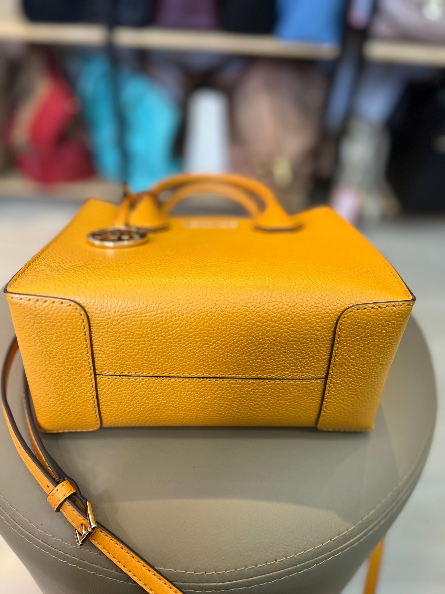 Michael Kors Mercer Amarela