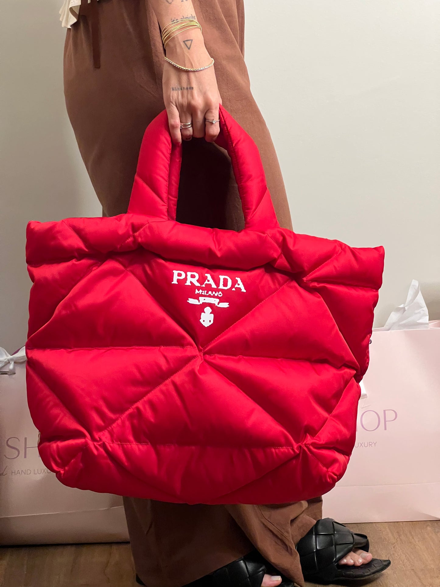 Prada Re-Nylon Padded Vermelha
