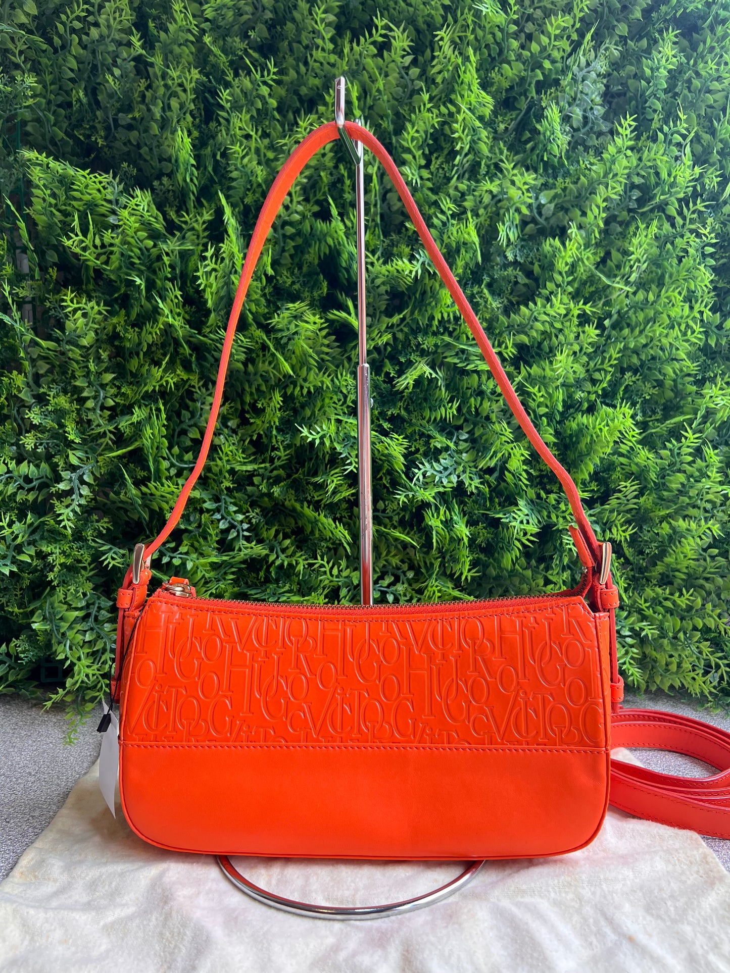 Victor Hugo Baguette Laranja