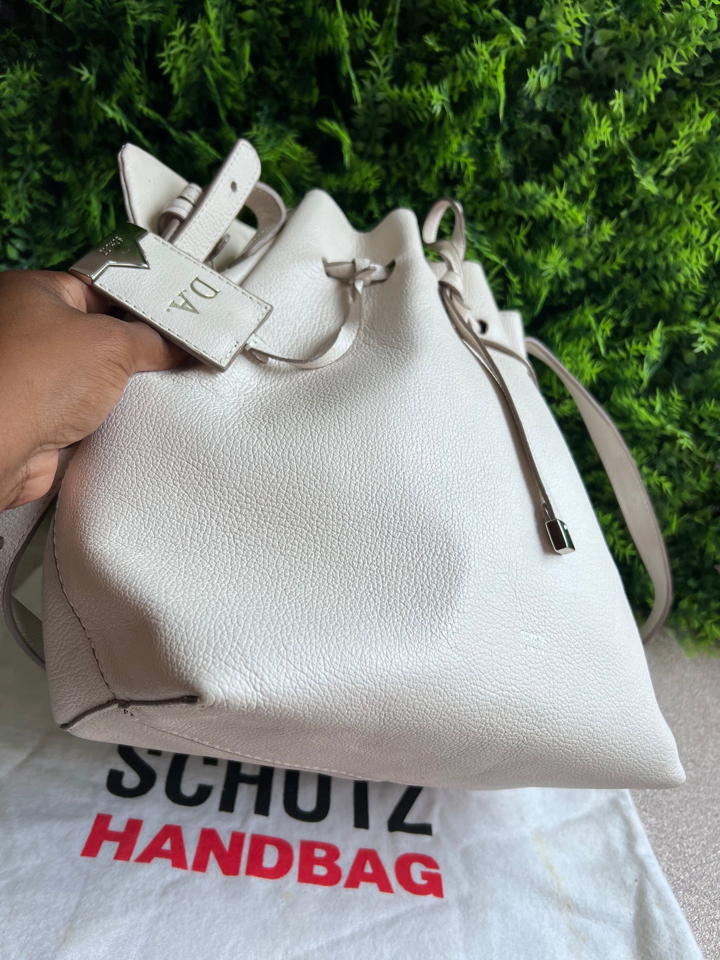 Bolsa Schutz Bucket Off White