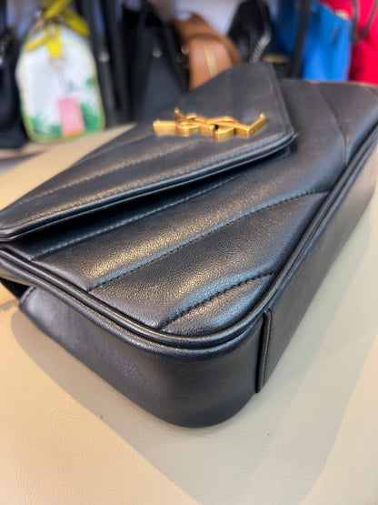 Saint Laurent Loulou Pequena preta