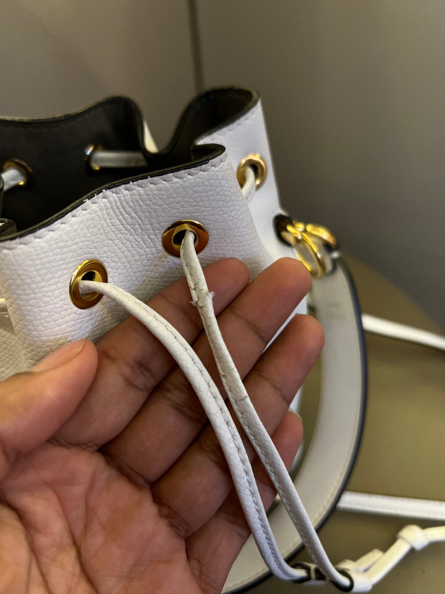 Fendi Mon Tresor Bucket Branca