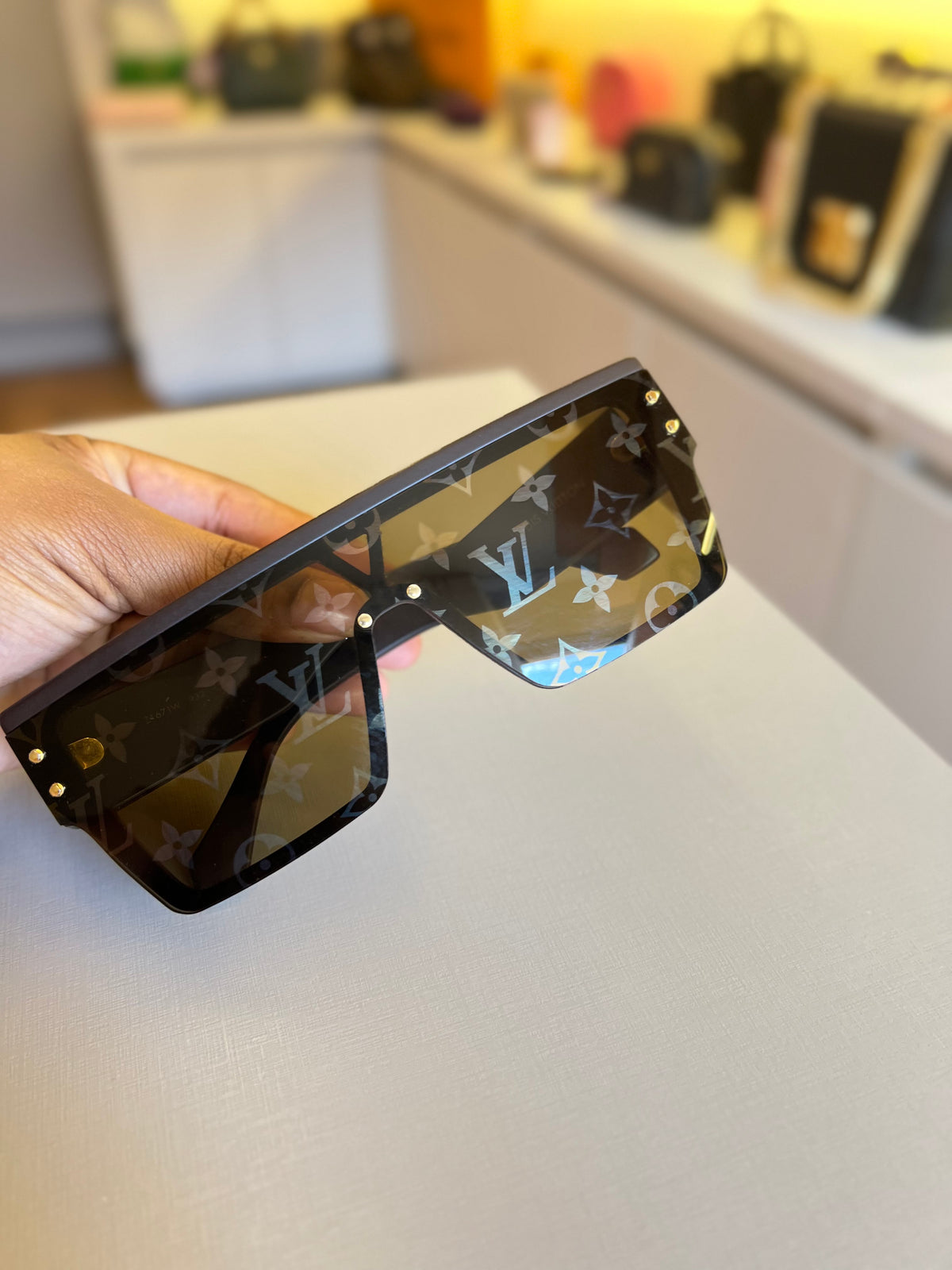 Óculos de Sol Louis Vuitton Waimea Monograma