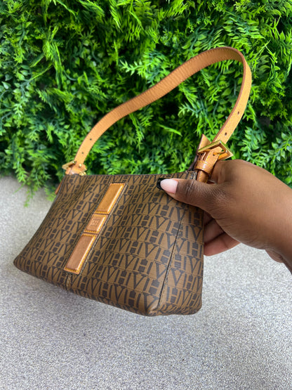 Victor Hugo Pochette Caramelo