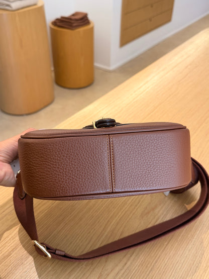 Coach Amelia Saddle Marrom