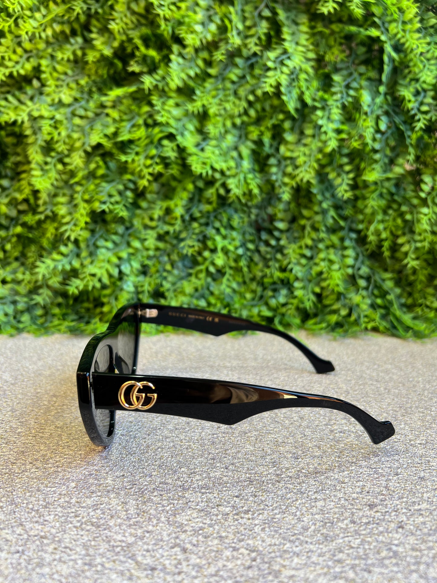 Óculos de sol Gucci Cat Eye Marmont Preto