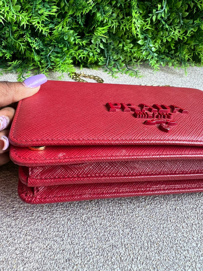 Prada Monograma Chain Vermelha