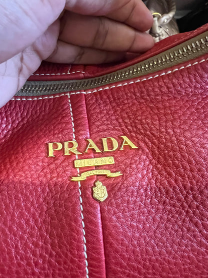 Prada Vitello Shoulder Vermelha