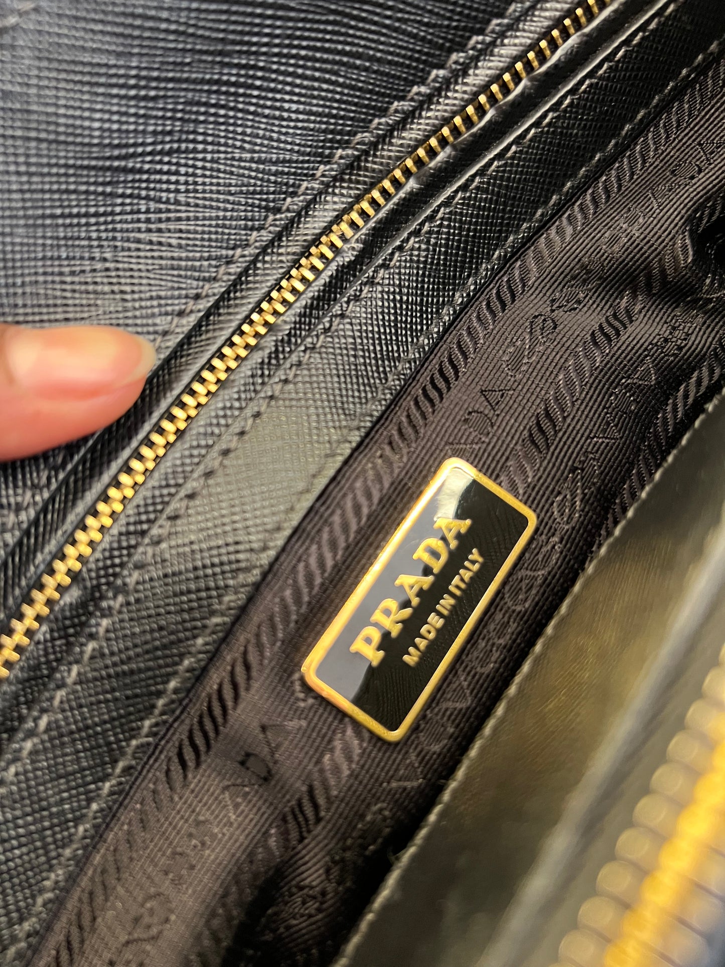 Prada Galleria Saffiano Preta