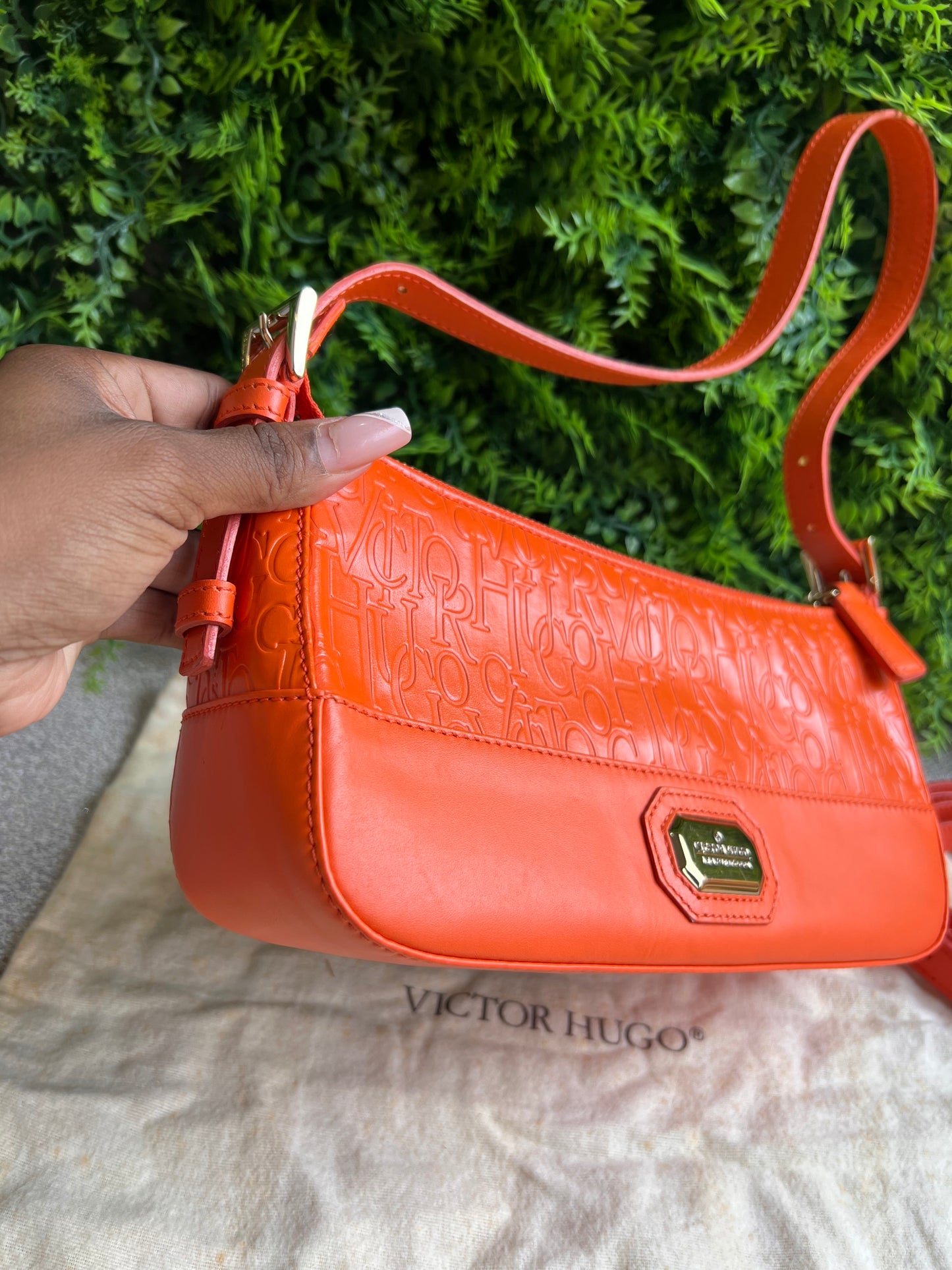 Victor Hugo Baguette Laranja