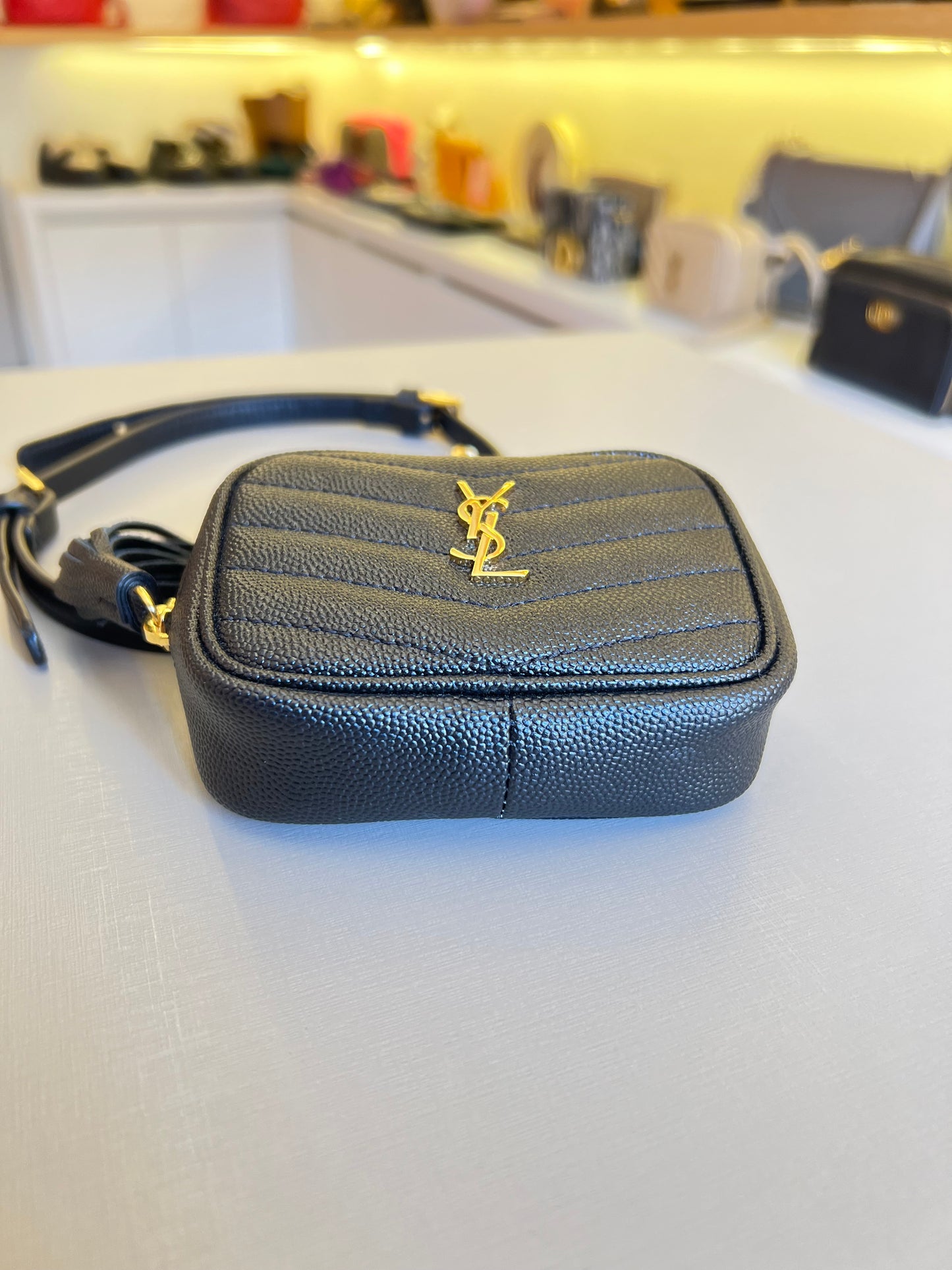 Saint Laurent Baby Lou Belt Bag Preta