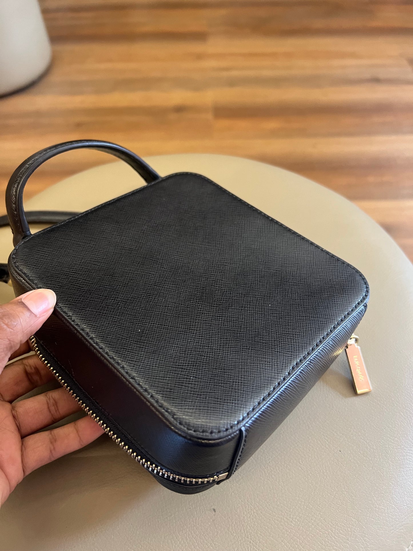 Kate Spade New York Daisy Vanity Preta