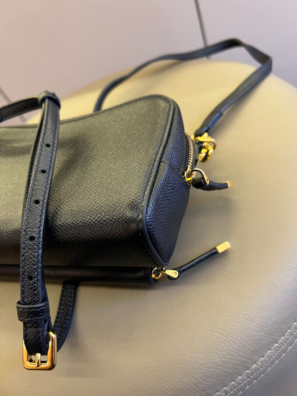 Christian Dior Cannage em Couro Preto