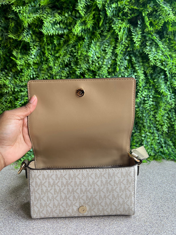 Michael Kors Jet Set Travel Off White