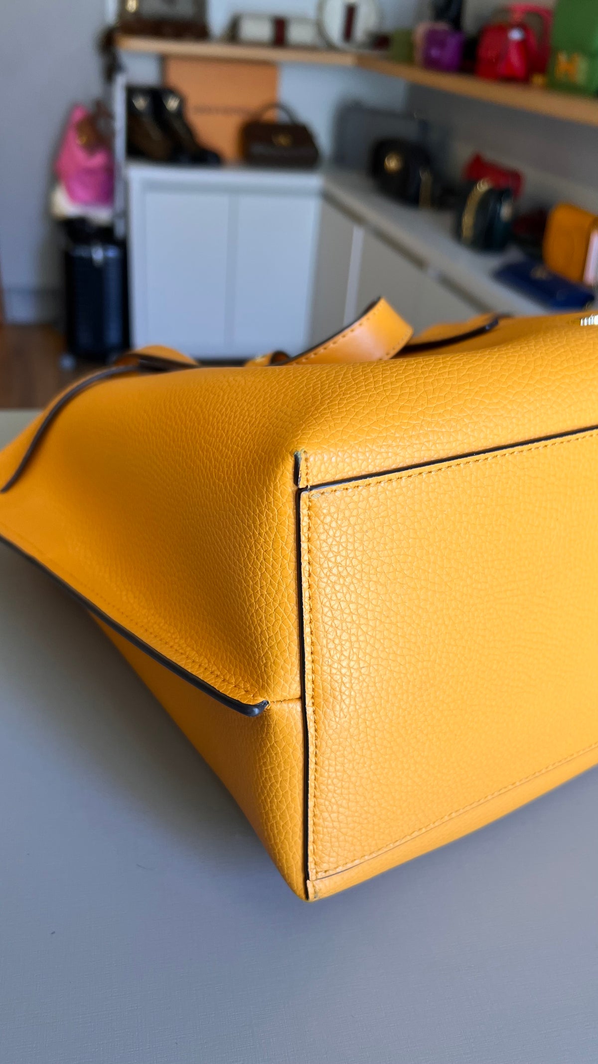 Michael Kors Emilia Pebbled Large Mostarda