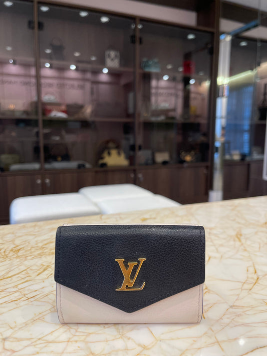 Carteira Louis Vuitton Lock Mini