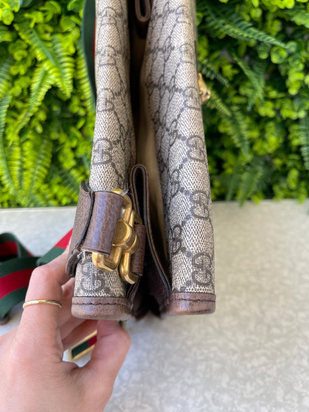 Gucci GG Supreme Messenger