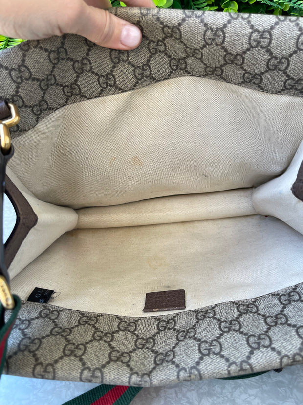 Gucci GG Supreme Messenger