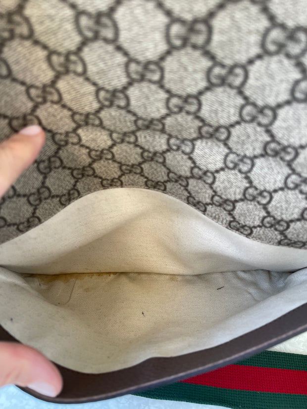 Gucci GG Supreme Messenger