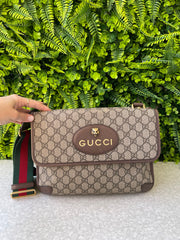 Gucci GG Supreme Messenger