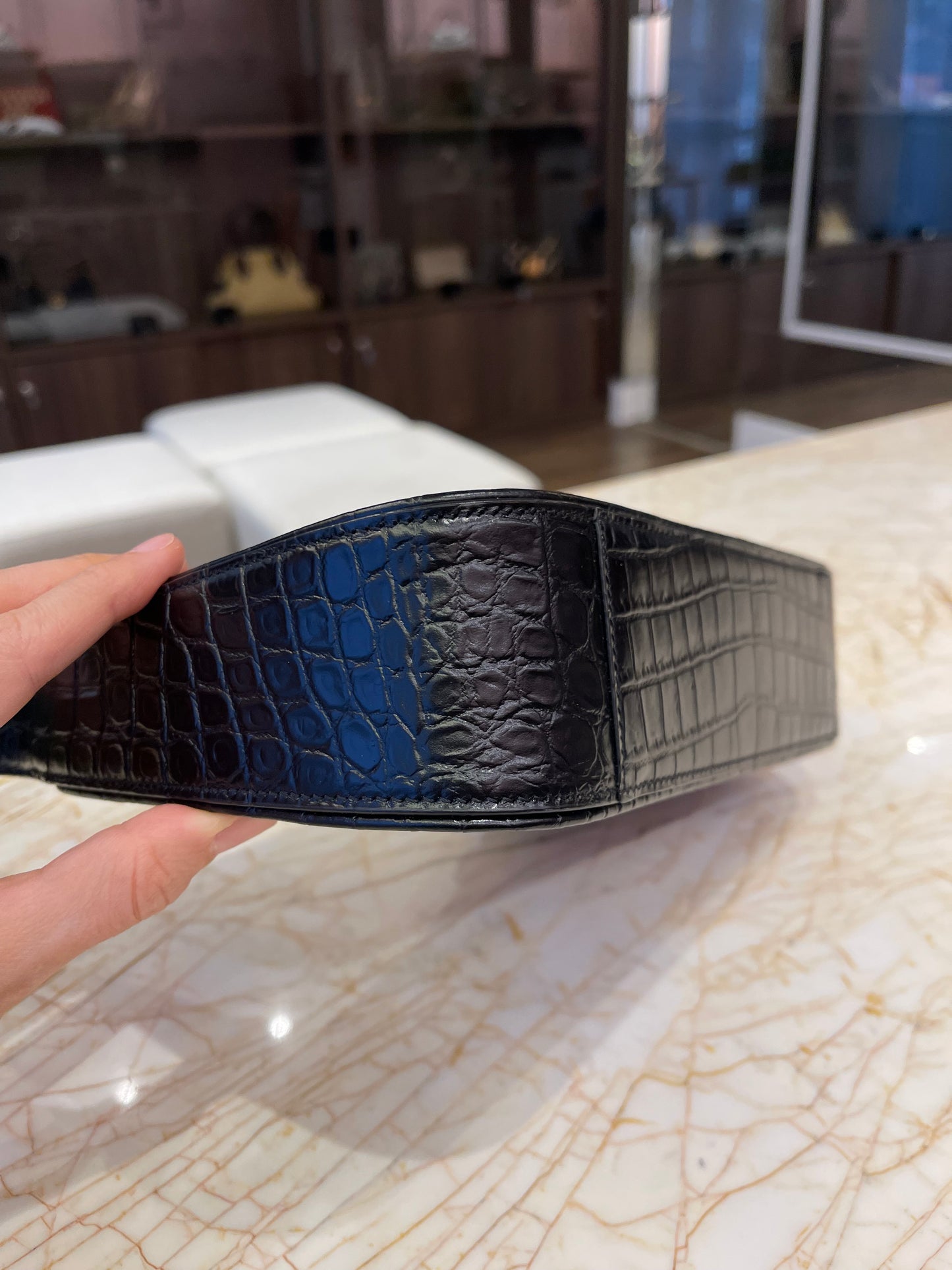 Saint Laurent 5 à 7 em Couro Croco Preto