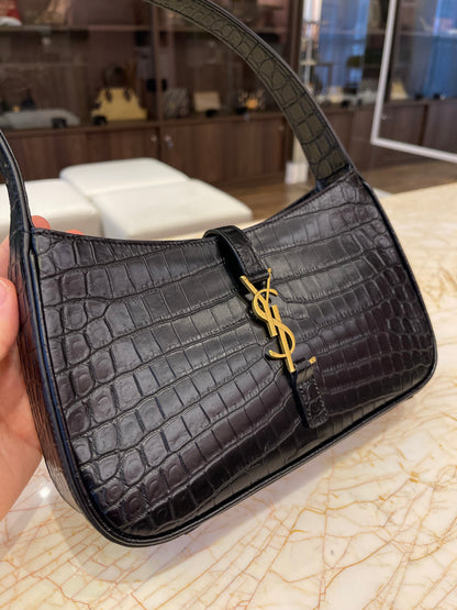 Saint Laurent 5 à 7 em Couro Croco Preto