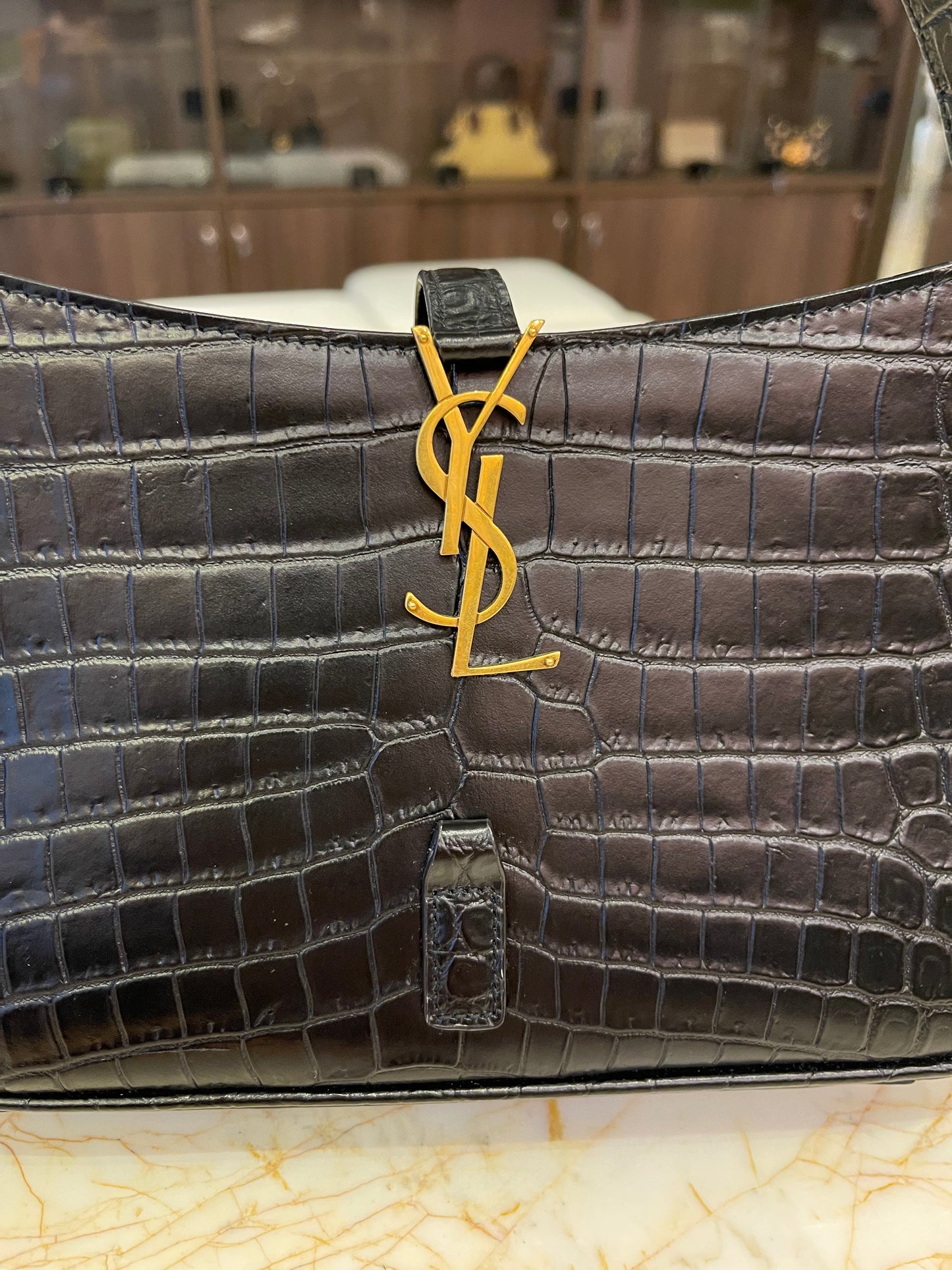 Saint Laurent 5 à 7 em Couro Croco Preto