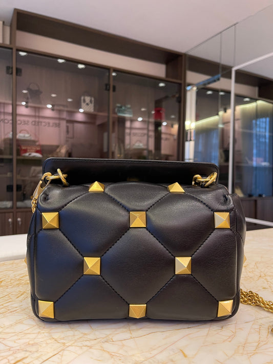 Valentino Garavani Roman Stud Preto