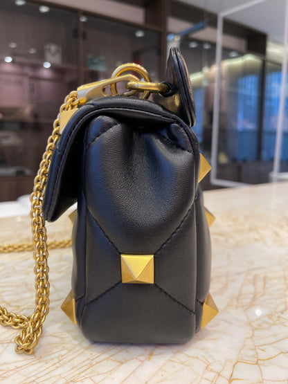 Valentino Garavani Roman Stud Preto