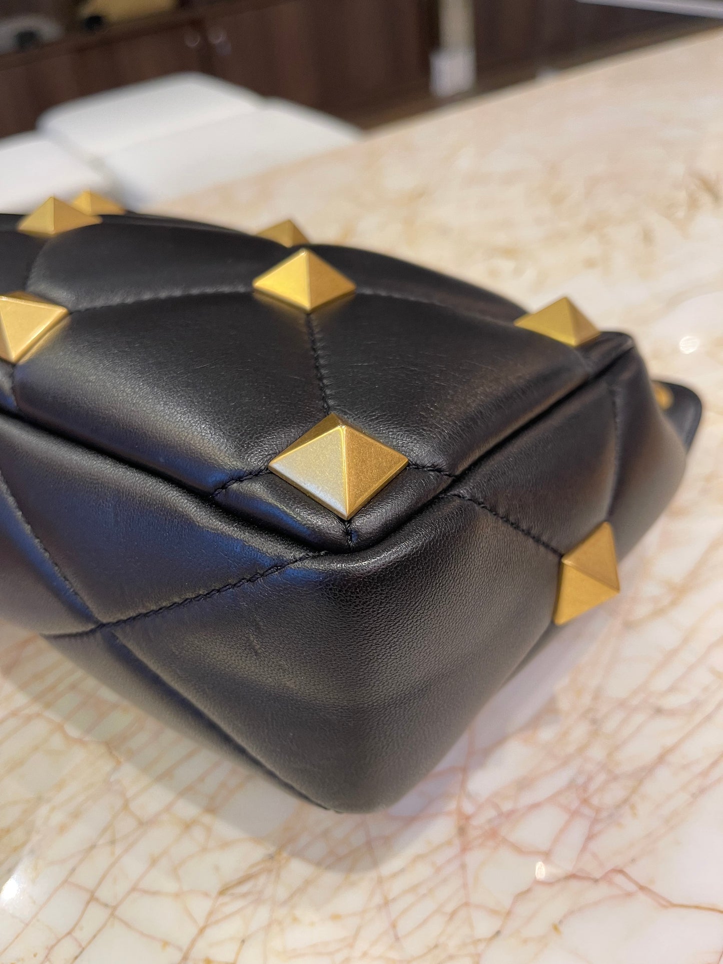 Valentino Garavani Roman Stud Preto