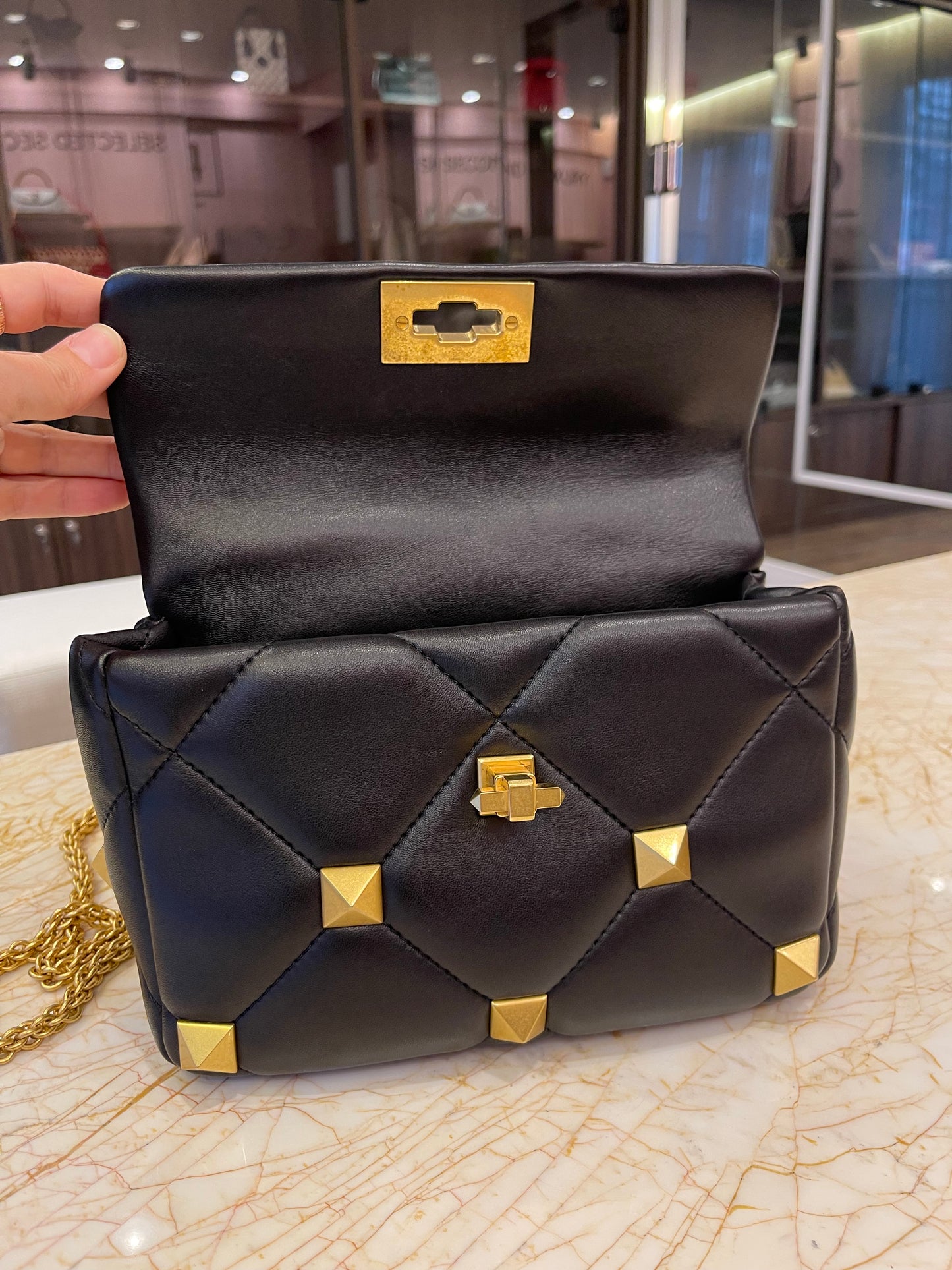 Valentino Garavani Roman Stud Preto