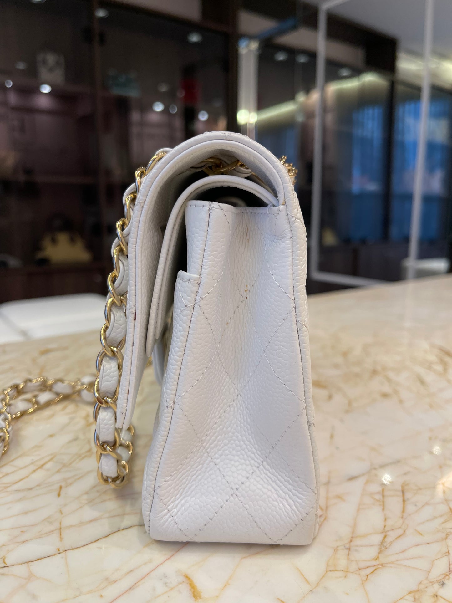 Chanel Classic Double Flap em Couro Caviar Branco